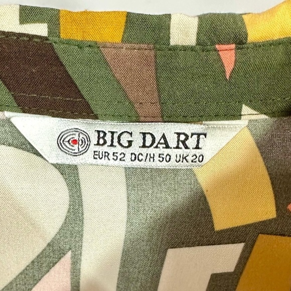 Big Dart colorful geometric button down size M - Picture 2 of 7